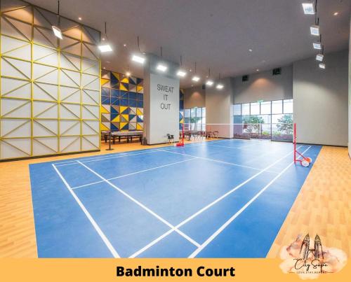 a gym with a tennis court in the middle at Trion @ Kuala Lumpur near KLCC TRX by Cityscape in Kuala Lumpur