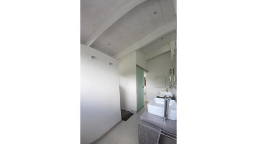 Koupelna v ubytování 116m² SeaView TopLuxury Apart, Bay & Mountain View