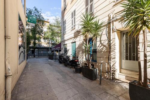 Coeur de La Libé - Ideal couple & FRIENDS - CENTRAL & COSY - TRAM & Supermarkets -AC -Bed XXL