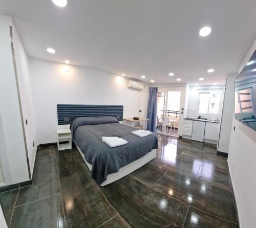 ESTUDIO RECIEN REFORMADO EN HOTEL 1 LINEA PLAYa