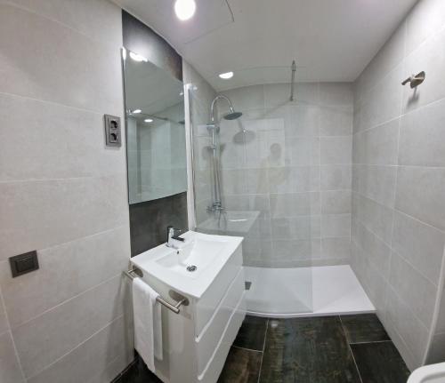 ESTUDIO RECIEN REFORMADO EN HOTEL 1 LINEA PLAYa