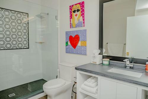 Ένα μπάνιο στο The Hive 301 King Suite