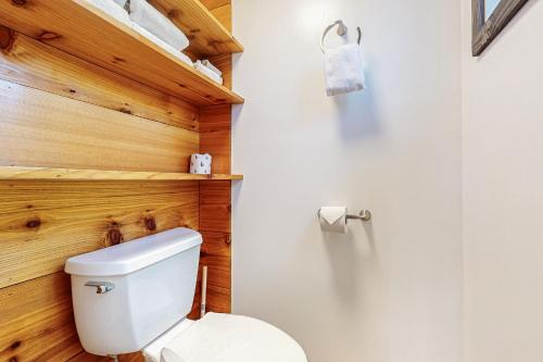 Blake's Skagit Resort, Cabin 5 tesisinde bir banyo