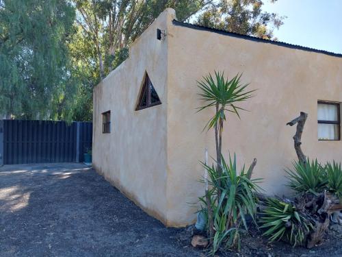 Το κτήριο όπου στεγάζεται  το διαμέρισμα