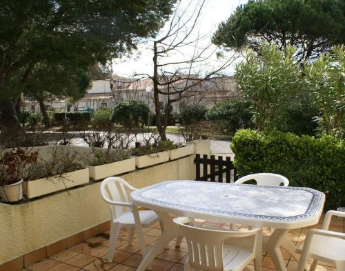 Photo de la galerie de l'établissement Villa 96, Héliovillage au village naturiste, au Cap d'Agde