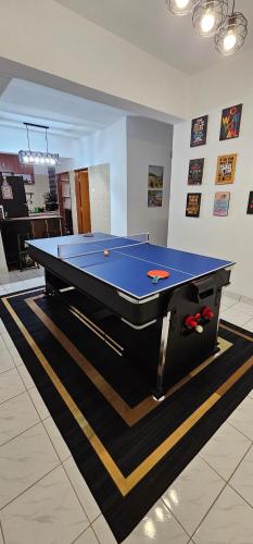 Homestay MAHLIGAI VIEW near Masjid Shah Alam, UITM Shah Alam, I-City, stadium shah alam, SACC, PKNS, IDCC, MSU, 17 min kuala lumpur & klang, max 10 people, free food, snooker, pingpong, indoor games, swimming pool, fast wifiにあるビリヤード台