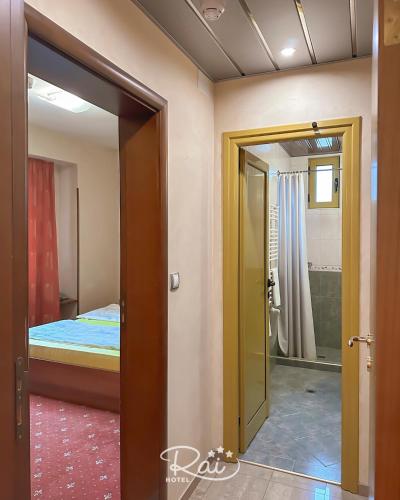 Katil atau katil-katil dalam bilik di Hotel Rai