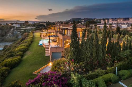 Absolute Villa by Stylish Stays