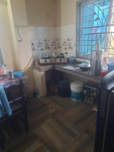 Dapur atau dapur kecil di happy home stay