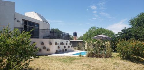 Bazén v ubytování Casa Serrana nebo v jeho okolí