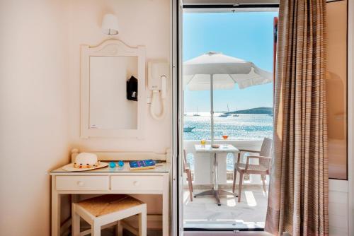 Gallery image of Irene Hotel - Beachfront in Parikia