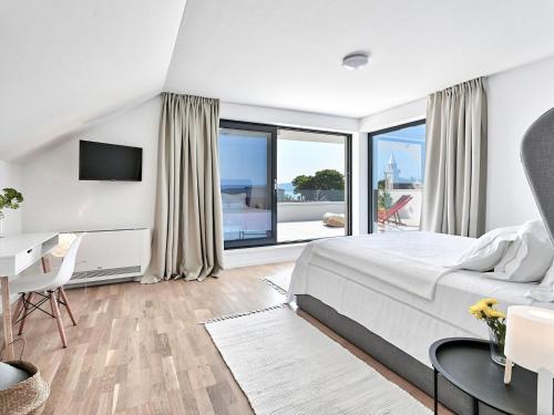 5-bedroom villa near Split with pool