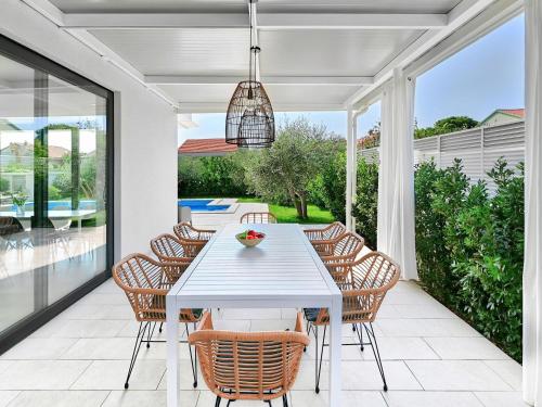 5-bedroom villa near Split with pool
