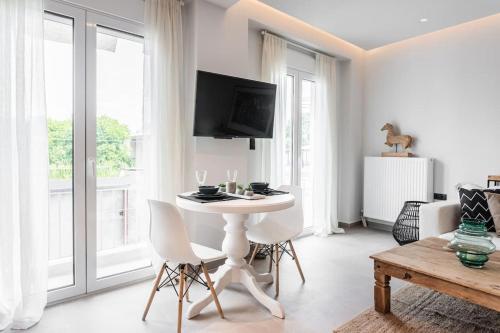 Downtown Urban Luxurious Apartment