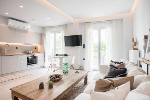 Downtown Urban Luxurious Apartment