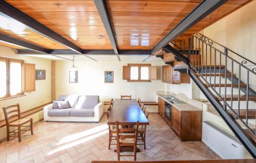 Χώρος καθιστικού στο Awesome Home In Montebuono With Wifi