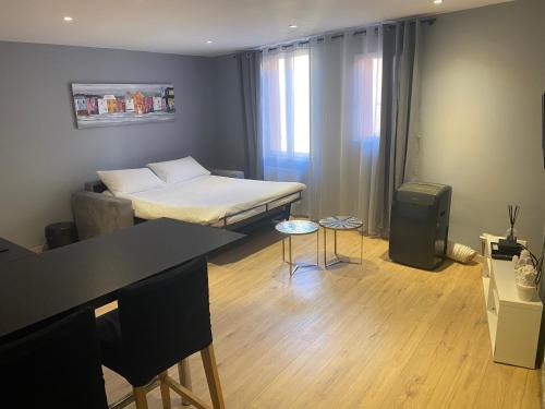 STUDIO VIEILLE VILLE
