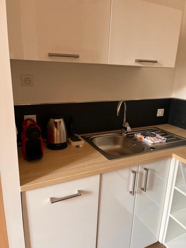 Afbeelding uit fotogalerij van Résidence de l'houmeau - proche gare in Angoulême