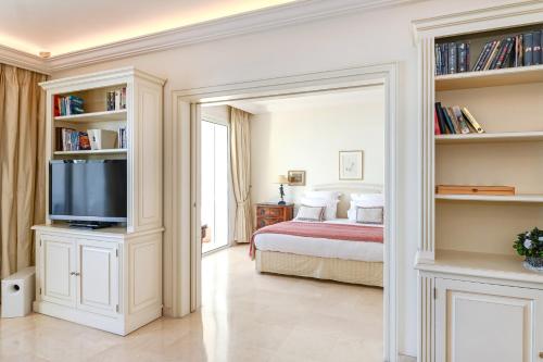 Buckingham & Lloyds - Cannes photo 40