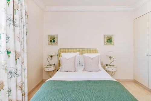 Buckingham & Lloyds - Cannes photo 41