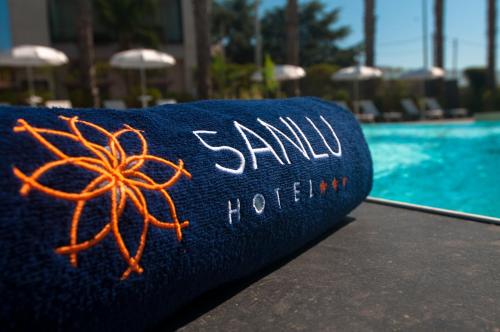 Bazén v ubytování Sanlu Hotel nebo v jeho okolí