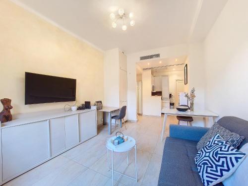 Nestor&Jeeves - MARYLIN - Central - Very close sea