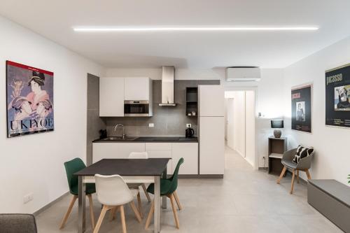 Urban Garden Lofts by Blue Velvet Livingsにあるキッチンまたは簡易キッチン