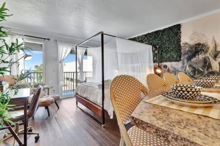 Posezení v ubytování The Hemingway subtropical luxury on the Tampa Bay