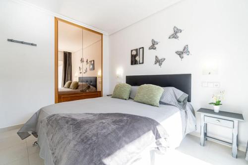Center-Pool-Relax-2bed-PortAventura-AA9