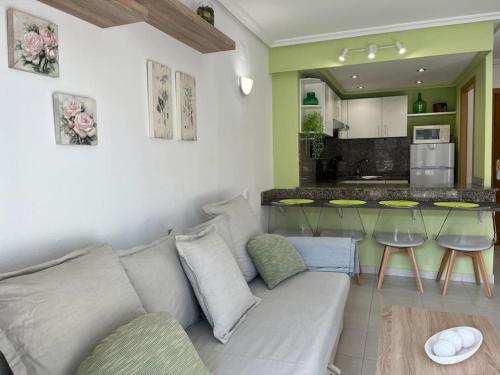 Center-Pool-Relax-2bed-PortAventura-AA9