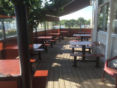Εστιατόριο ή άλλο μέρος για φαγητό στο Relais de Barbezieux