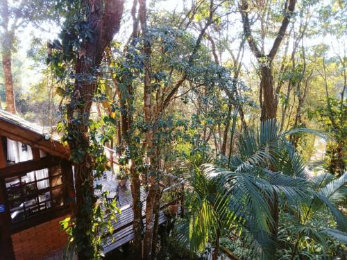 Taman di luar Pousada Le Lieu