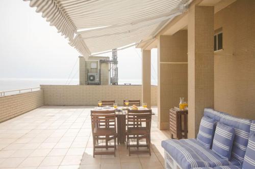 Μπαλκόνι ή βεράντα στο Sea View - Charming apartment
