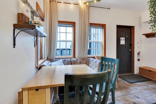 Gambar di galeri bagi The Boardwalk, Pet Friendly Studio at The Beach di Ucluelet