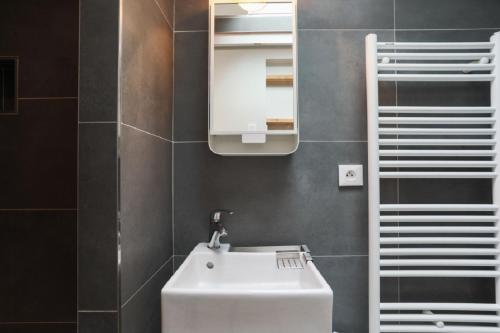 Amazing Mazarine Studio