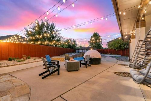 Κήπος έξω από το Large Groups House with Heated Pool & Hot Tub, Pet friendly