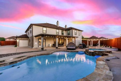 Πισίνα στο ή κοντά στο Large Groups House with Heated Pool & Hot Tub, Pet friendly