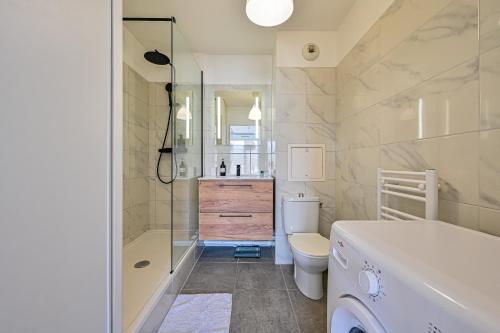 Ванна кімната в Le Cosy Paddock - Balcon - Proche Gare