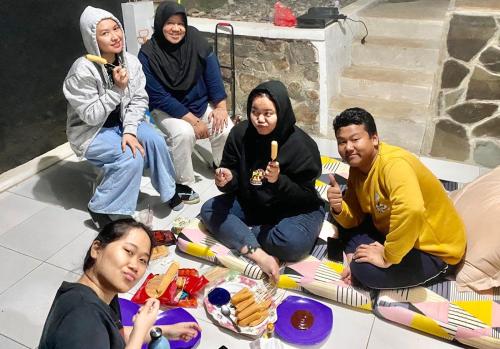 Makanan di atau berdekatan rumah percutian