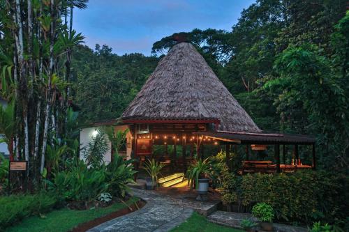 En have udenfor Corcovado Wilderness Lodge by SCP