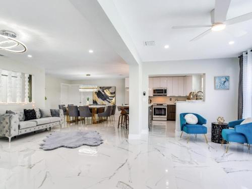 Gallery image of Villa Lux with pool in Palm Harbor in Palm Harbor