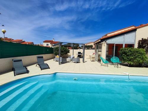 Photo de la galerie de l'établissement Pavillon 6 pers à Argelès-sur-Mer: piscine, clim, parking, WiFi, proche plage - FR-1-776-5, à Argelès-sur-Mer