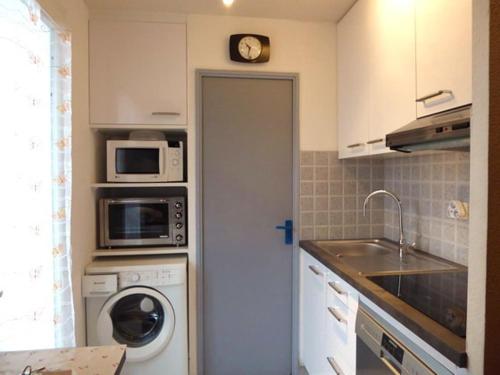 Photo de la galerie de l'établissement Pavillon Climatisé 4 Pièces Avec Piscine & Tennis, Proche Plage et Port à Saint-Cyprien - FR-1-776-10, à Saint-Cyprien