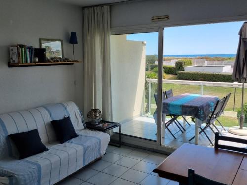 Appartement 3 pers avec piscine, terrasse et parking privé - FR-1-776-22