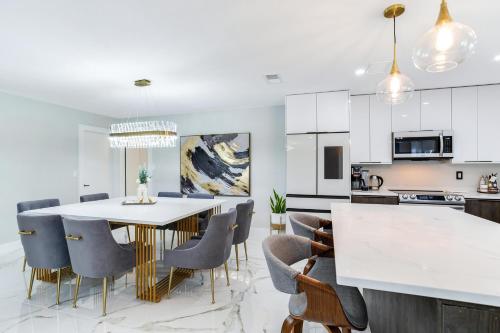 Gallery image of Villa Lux with pool in Palm Harbor in Palm Harbor