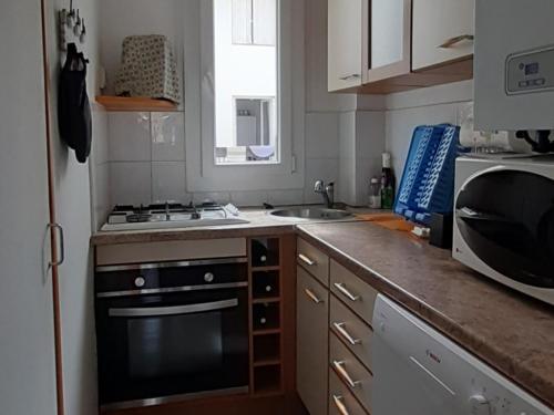 Photo de la galerie de l'établissement Appartement 3 pièces rénové proche plage, terrasse, animaux autorisés - FR-1-776-34, à Argelès-sur-Mer