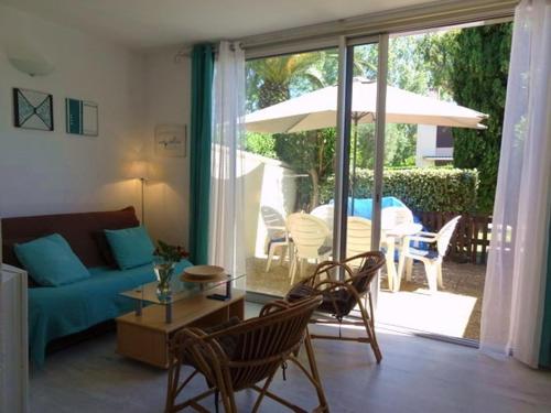 Studio Rénové 4 Pers à 500m de la Mer avec Piscine, Tennis et Jardinet Privatif - FR-1-776-58