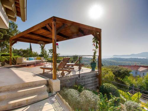 Photo de la galerie de l'établissement Villa provençale rénovée avec piscine, WiFi - FR-1-726-34, à La Croix-Valmer