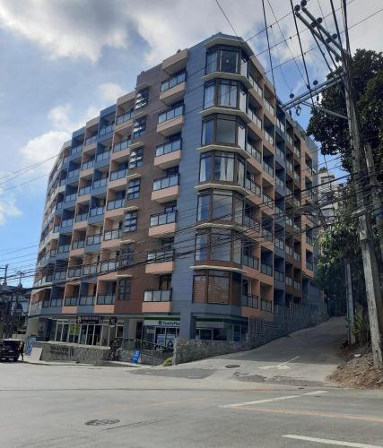 El edificio en el que está el apartahotel