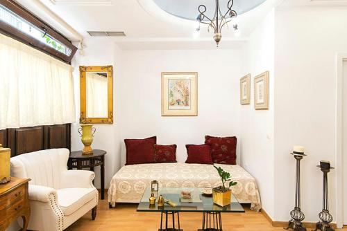 Traditional Vintage House Plaka, Athens Center